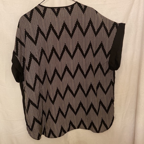 EUC Faith and Joy V-Neck Blouse, size US 2X - Picture 4 of 6